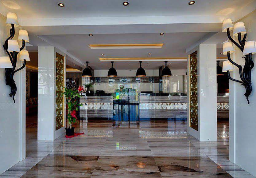 Wonasis Resort & Aqua Hotel Kargipinari Exterior photo